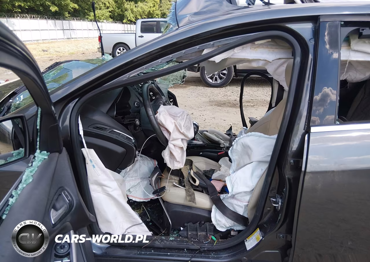 2018 Ford Focus Titanium VIN:1FADP3N20JL314813 - 5