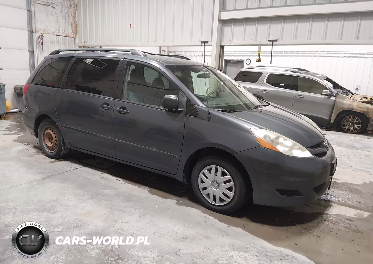 2008 Toyota Sienna Le – zdjęcie 1 z 11