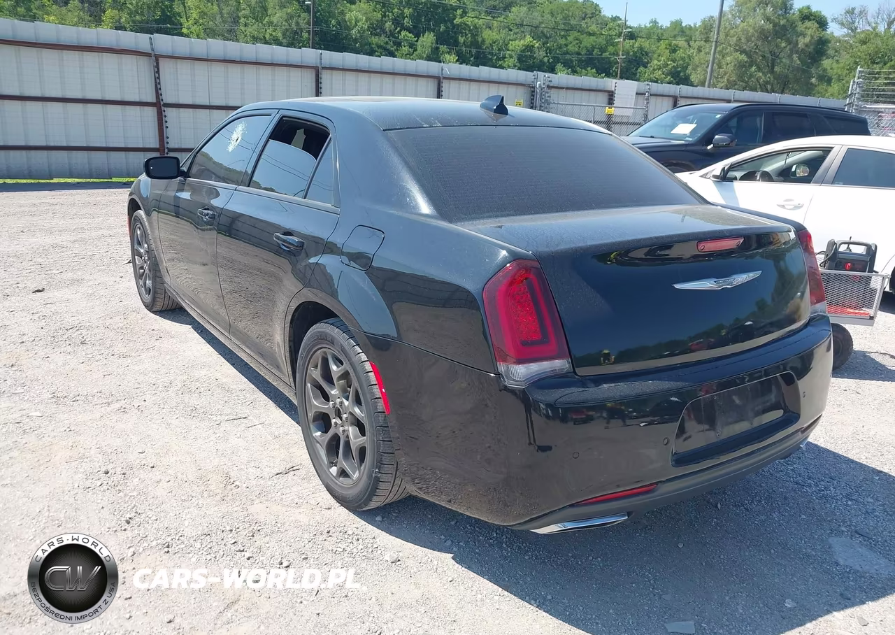 2016 Chrysler 300 300S VIN:2C3CCAGG0GH262074 - 3
