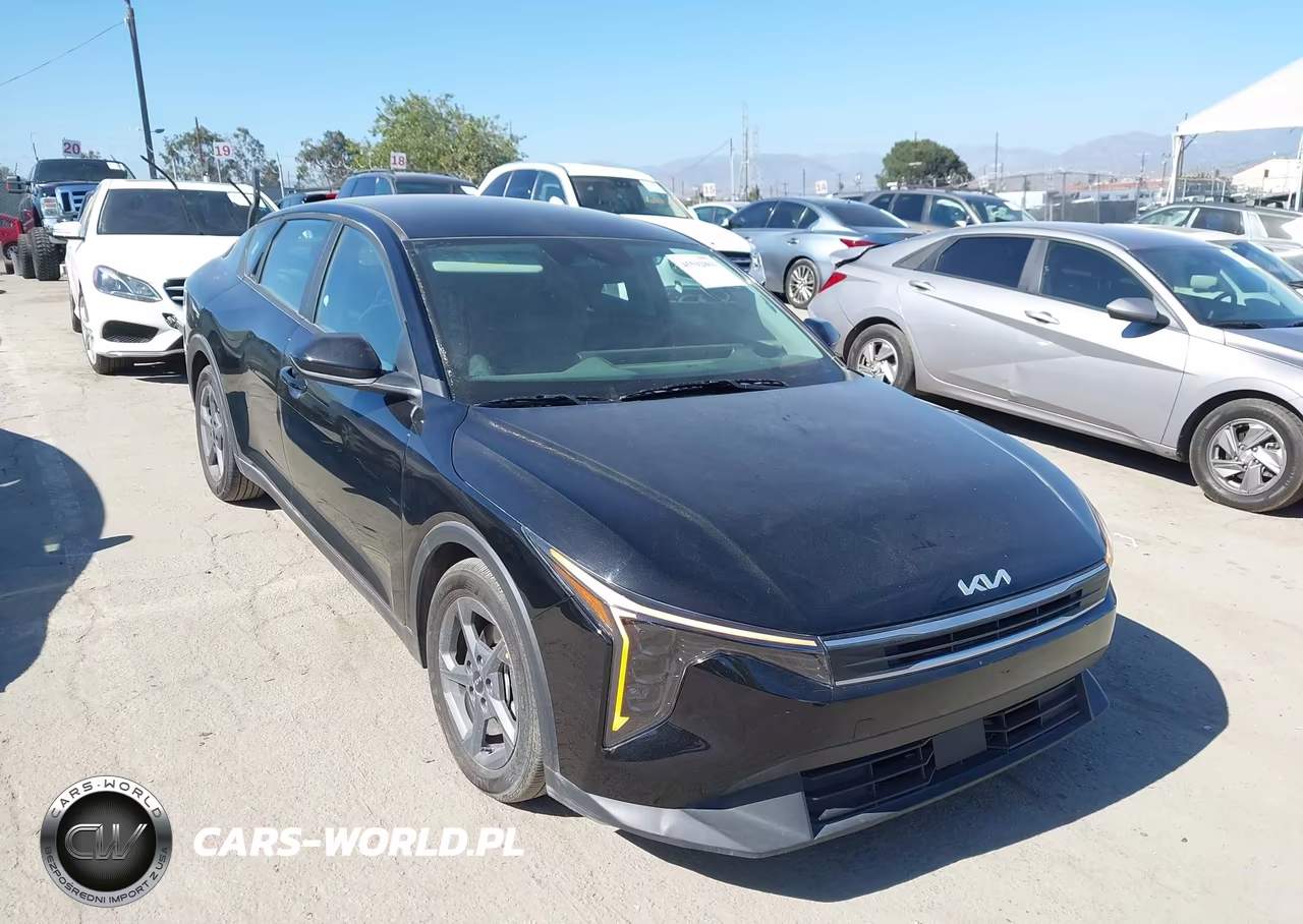 2025 Kia K4 Lxs – zdjęcie 1 z 18