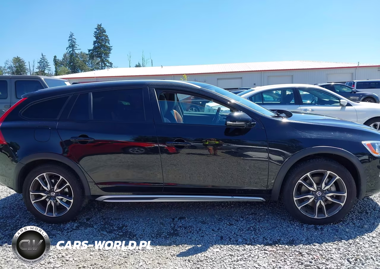 2018 Volvo V60 Cross Country T5 VIN:YV440MWK1J2057893 - 14
