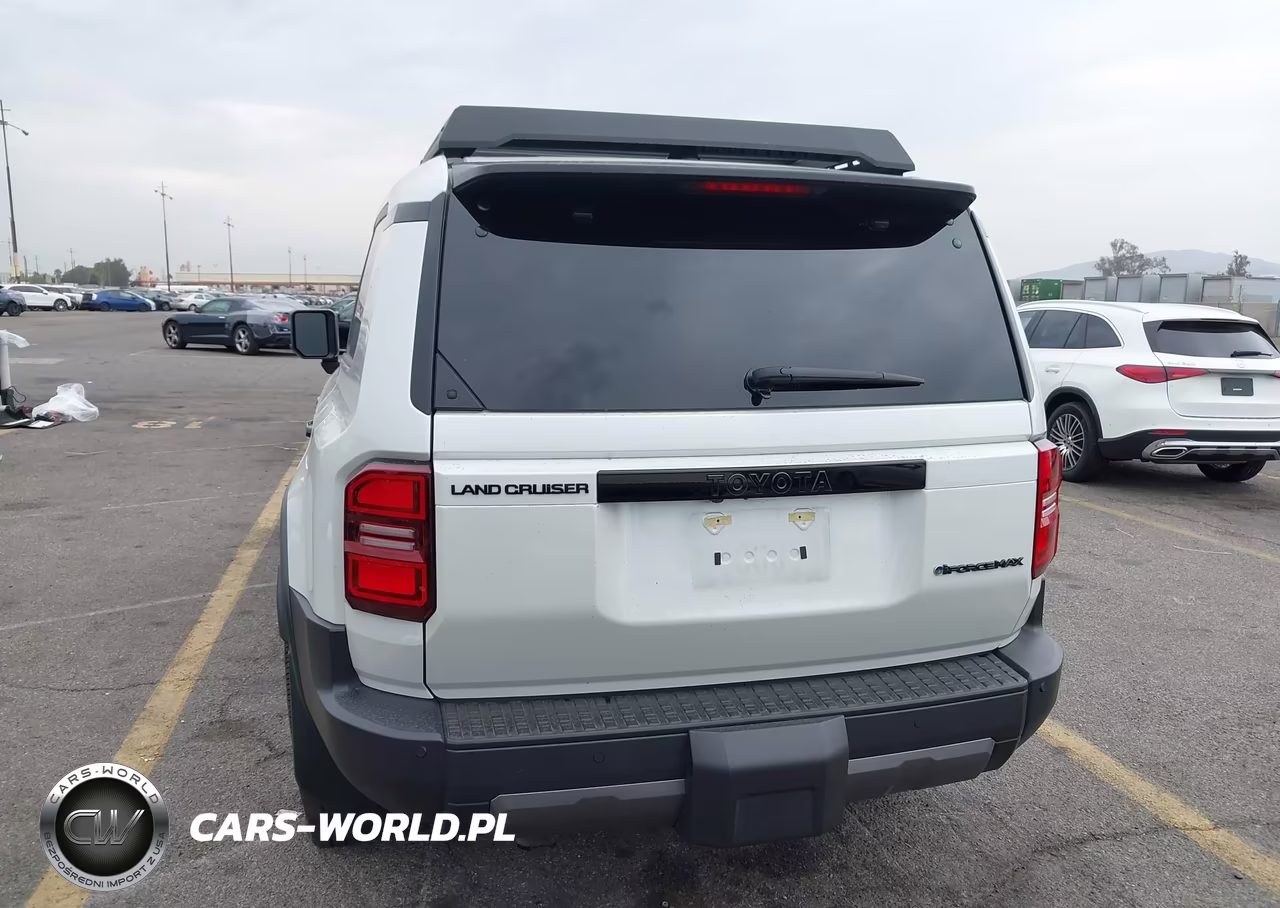 2025 Toyota Land Cruiser VIN:JTEABFAJ0S5012823 - 17