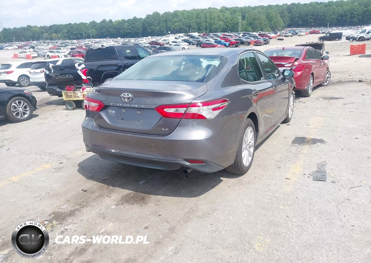 2018 Toyota Camry Le VIN:4T1B11HK1JU149847 - 4