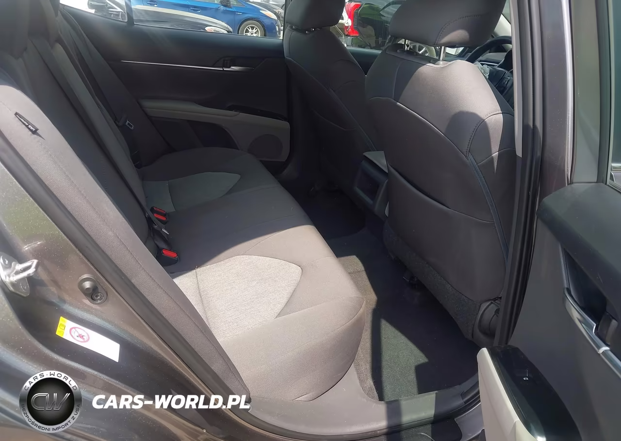 2018 Toyota Camry Le VIN:4T1B11HK1JU149847 - 8