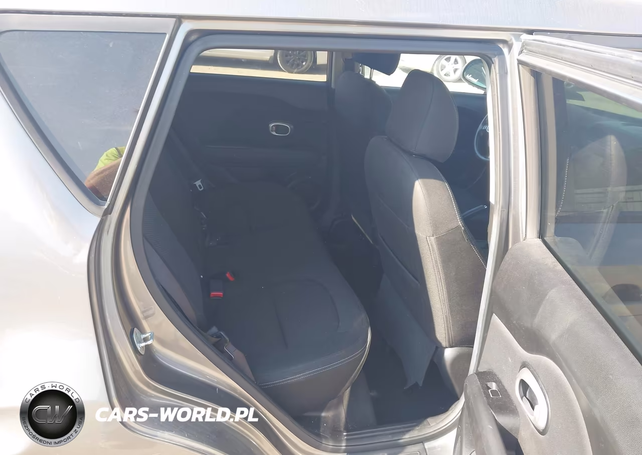 2018 Kia Soul + VIN:KNDJP3A5XJ7549709 - 8