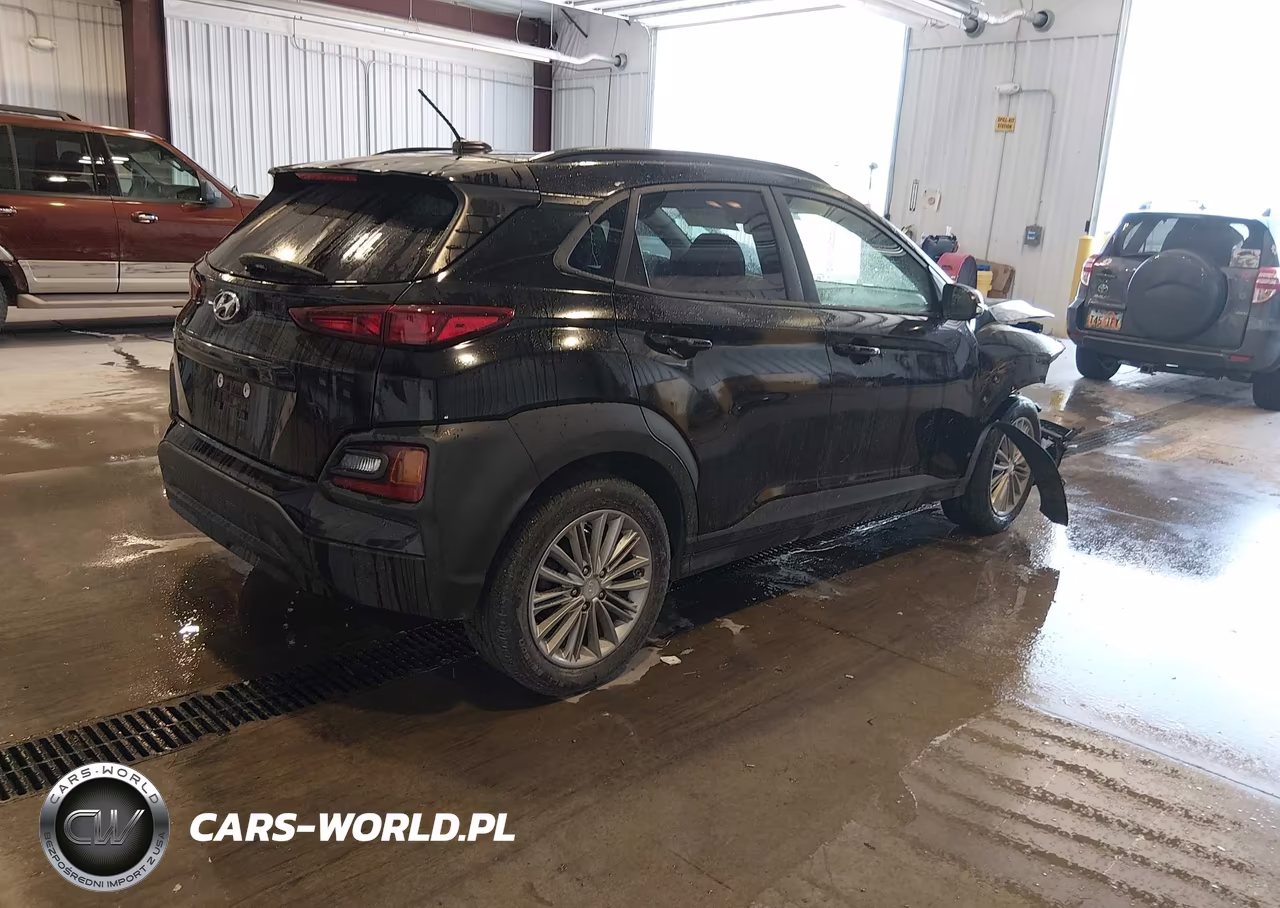 2018 Hyundai Kona Sel VIN:KM8K22AA6JU071747 - 4