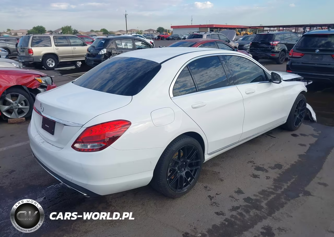 2016 Mercedes-Benz C 300 4Matic VIN:55SWF4KB3GU135174 - 4