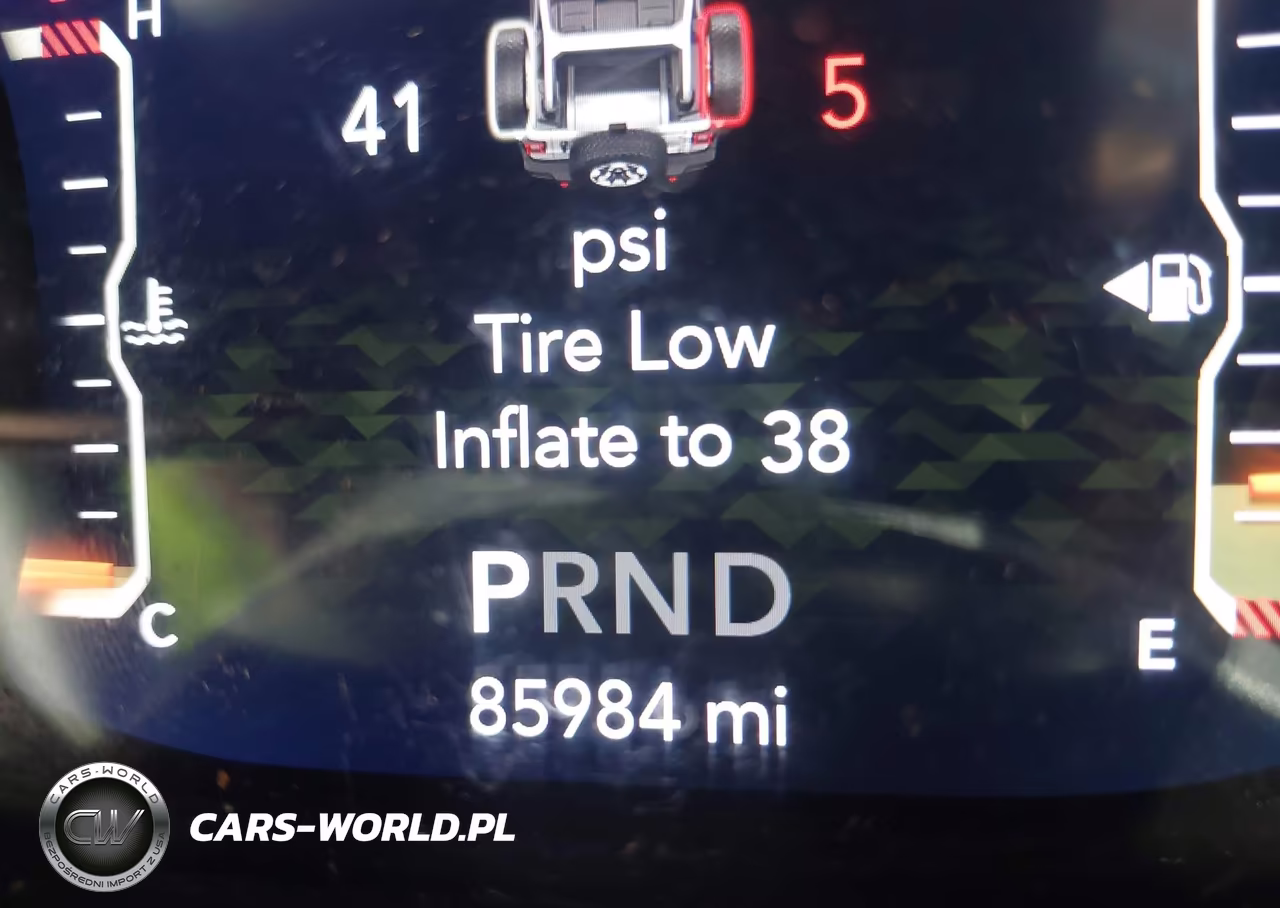2019 Jeep Wrangler Unlimited Sahara VIN:1C4HJXEG2KW589101 - 16