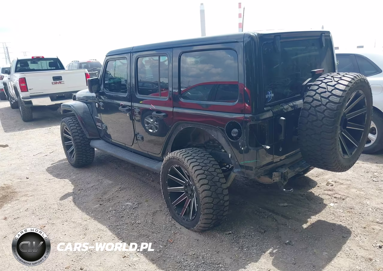 2019 Jeep Wrangler Unlimited Sahara VIN:1C4HJXEG2KW589101 - 3