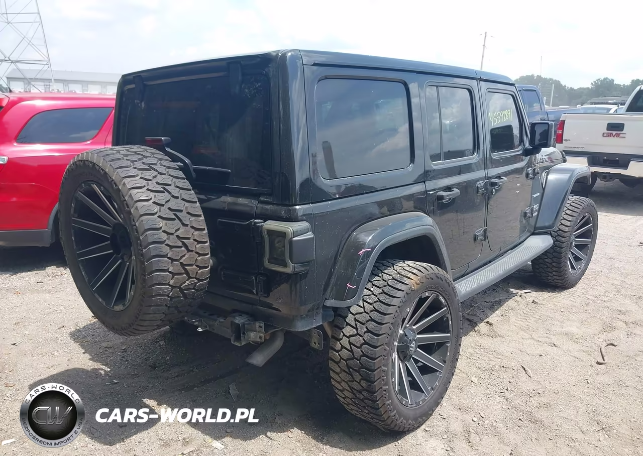 2019 Jeep Wrangler Unlimited Sahara VIN:1C4HJXEG2KW589101 - 4