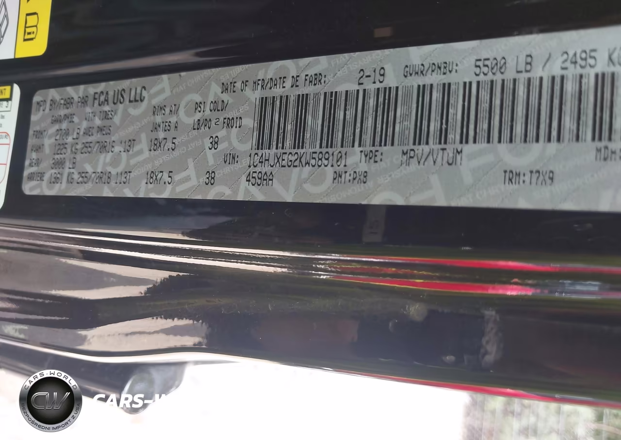 2019 Jeep Wrangler Unlimited Sahara VIN:1C4HJXEG2KW589101 - 9