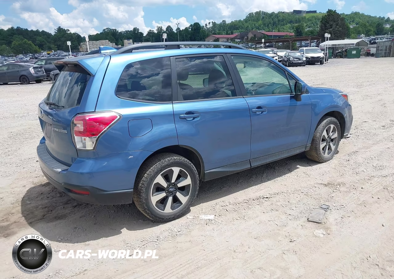 2018 Subaru Forester 2.5I Premium VIN:JF2SJAEC5JH401188 - 4