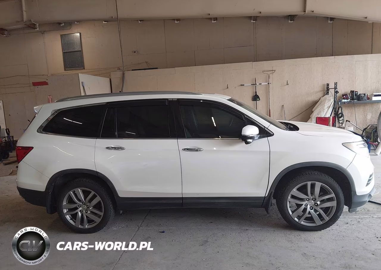 2016 Honda Pilot Touring VIN:5FNYF5H95GB001349 - 13