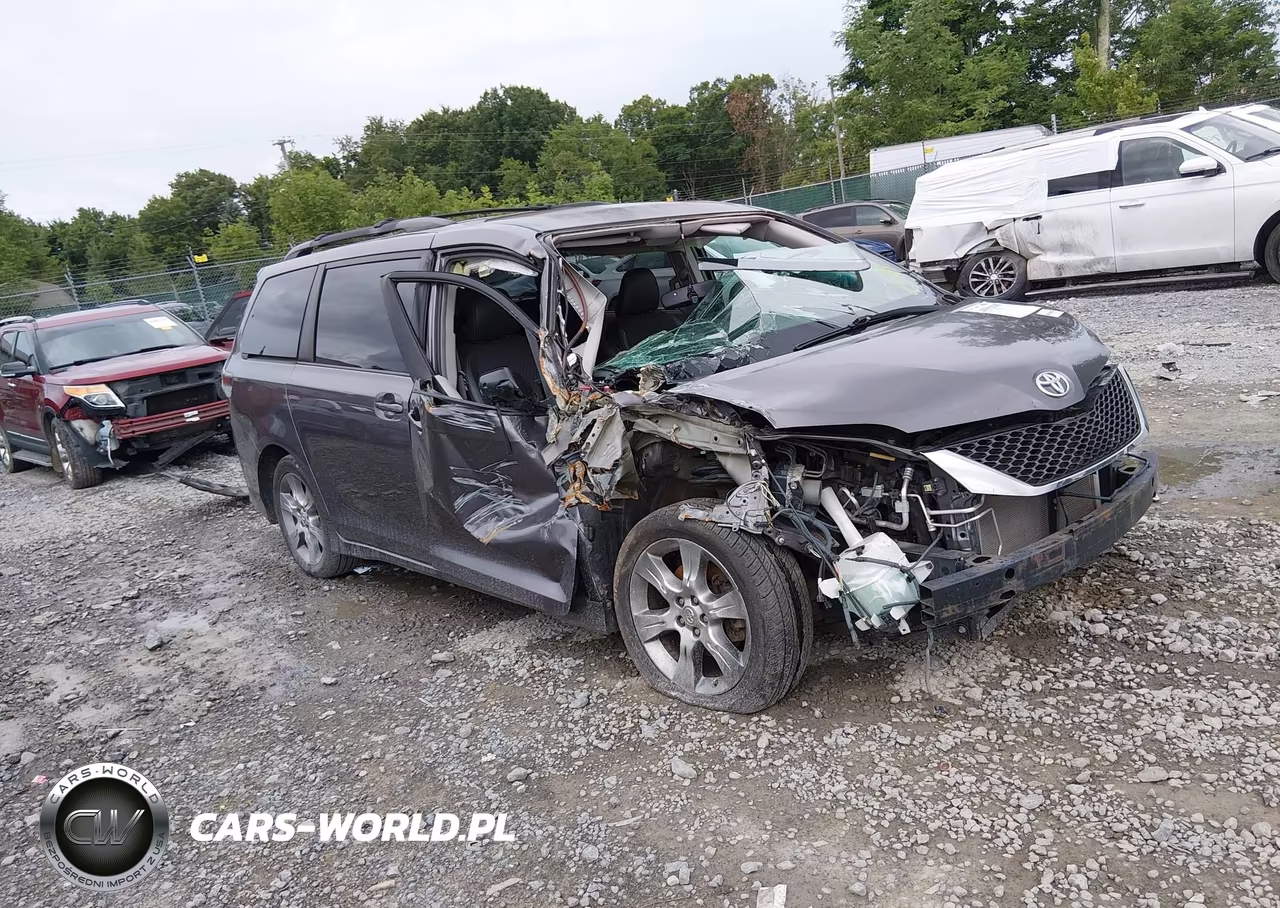 2012 Toyota Sienna Se 8 Passenger – zdjęcie 1 z 17