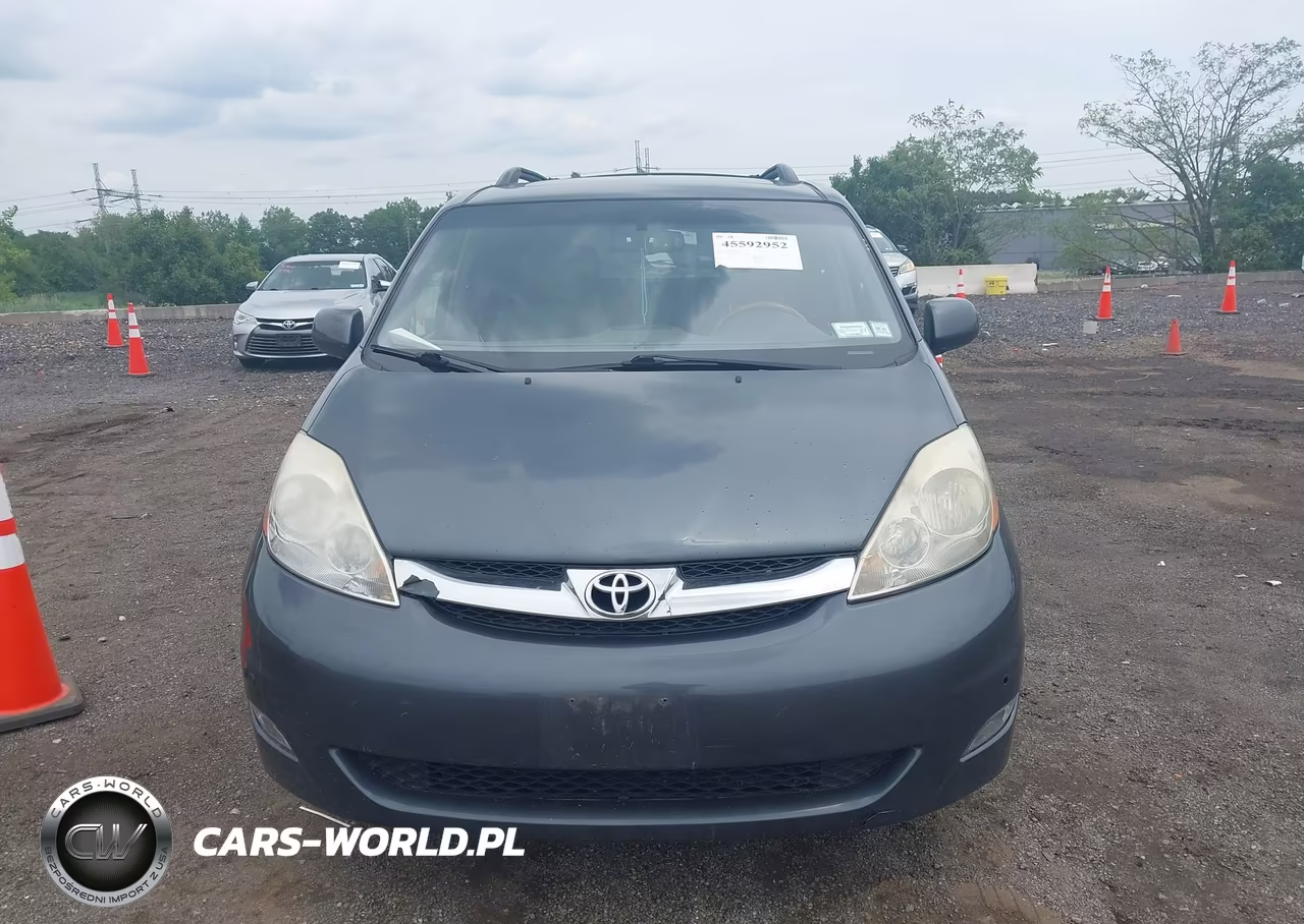 2010 Toyota Sienna Limited VIN:5TDDK4CC1AS030373 - 12