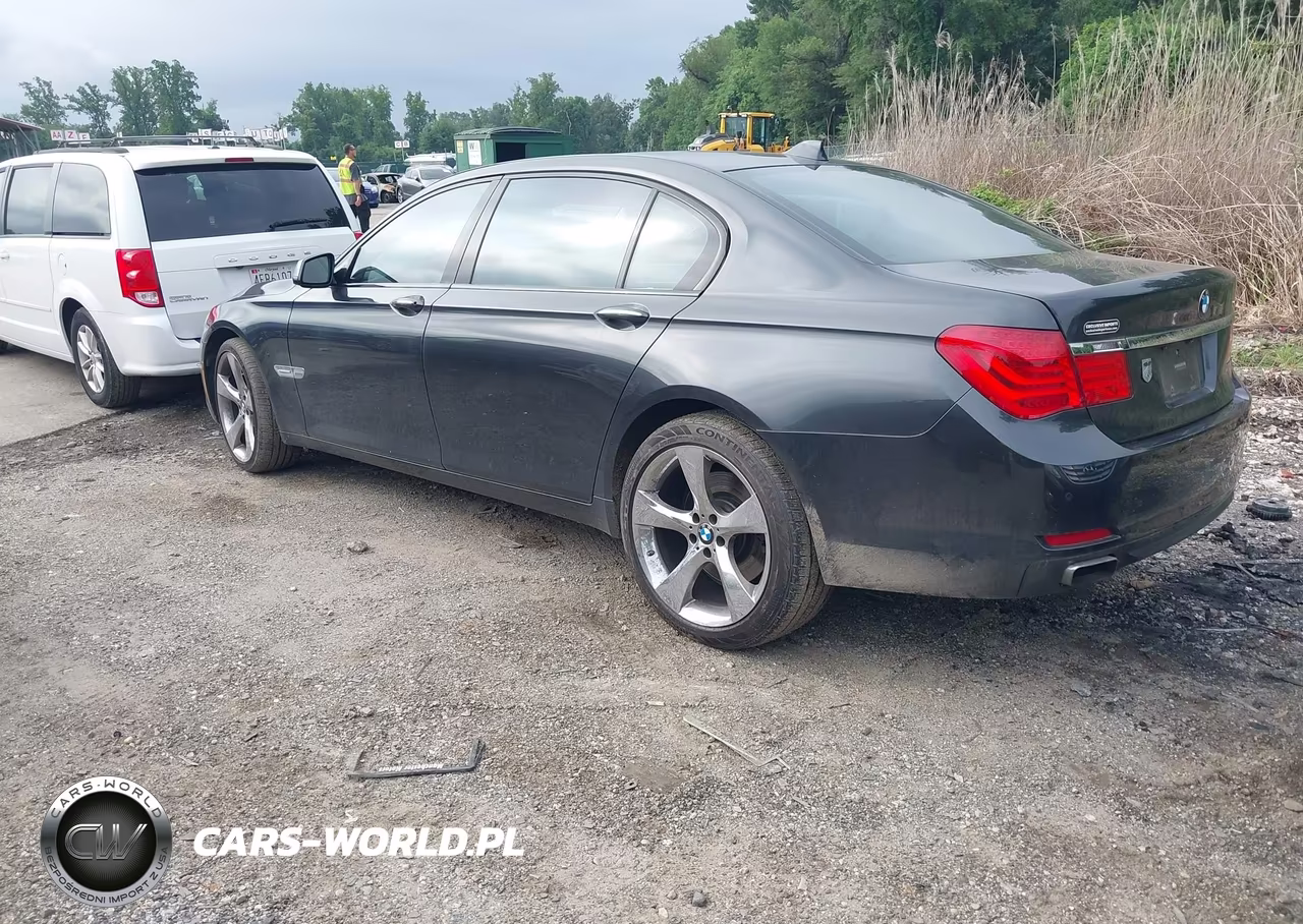 2009 BMW 750Li VIN:WBAKB83579CY60706 - 3