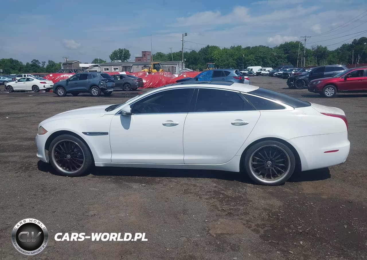 2011 Jaguar Xj Supercharged VIN:SAJWA1GEXBMV16992 - 14