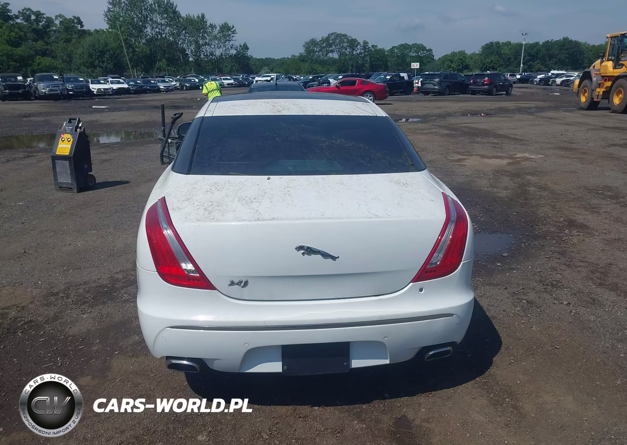 2011 Jaguar Xj Supercharged VIN:SAJWA1GEXBMV16992 - 16