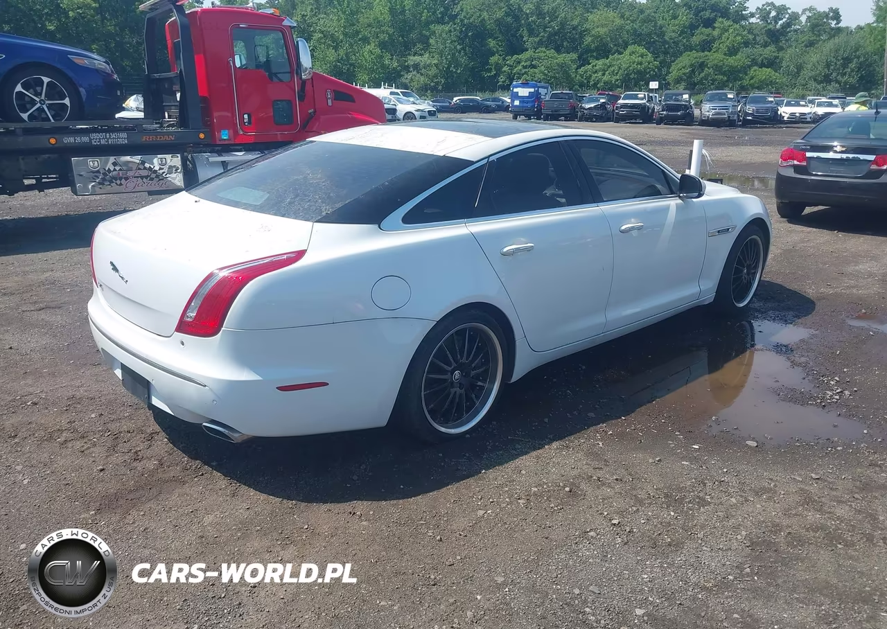 2011 Jaguar Xj Supercharged VIN:SAJWA1GEXBMV16992 - 4