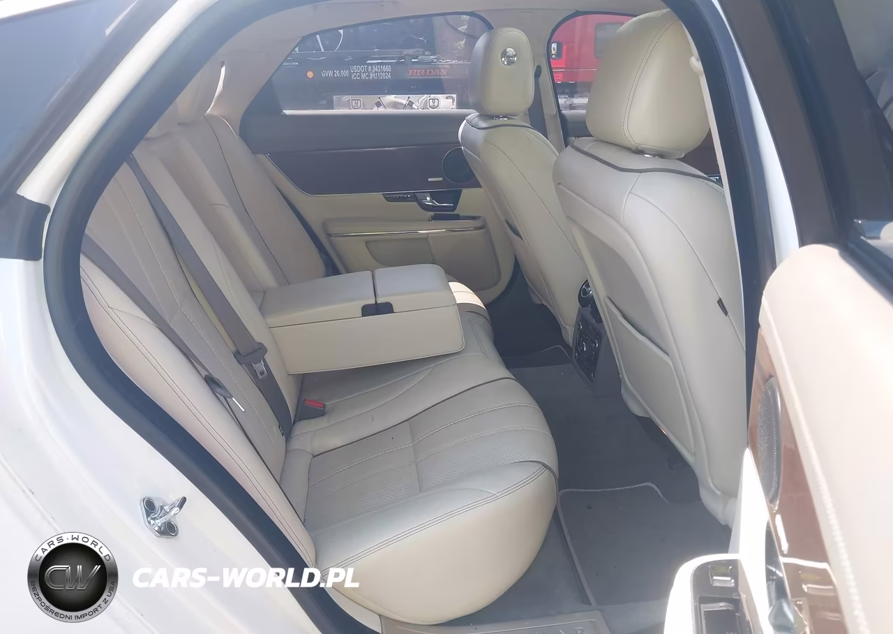 2011 Jaguar Xj Supercharged VIN:SAJWA1GEXBMV16992 - 8