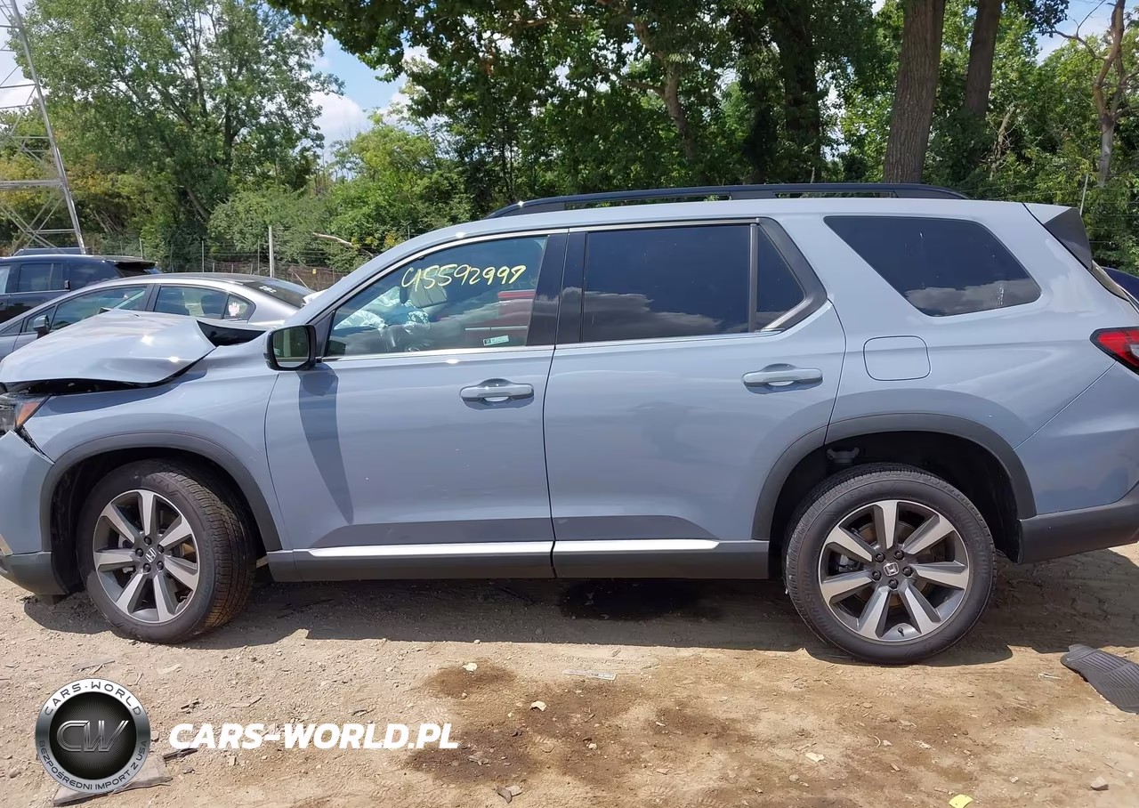 2025 Honda Pilot Touring VIN:5FNYG1H77SB171550 - 15