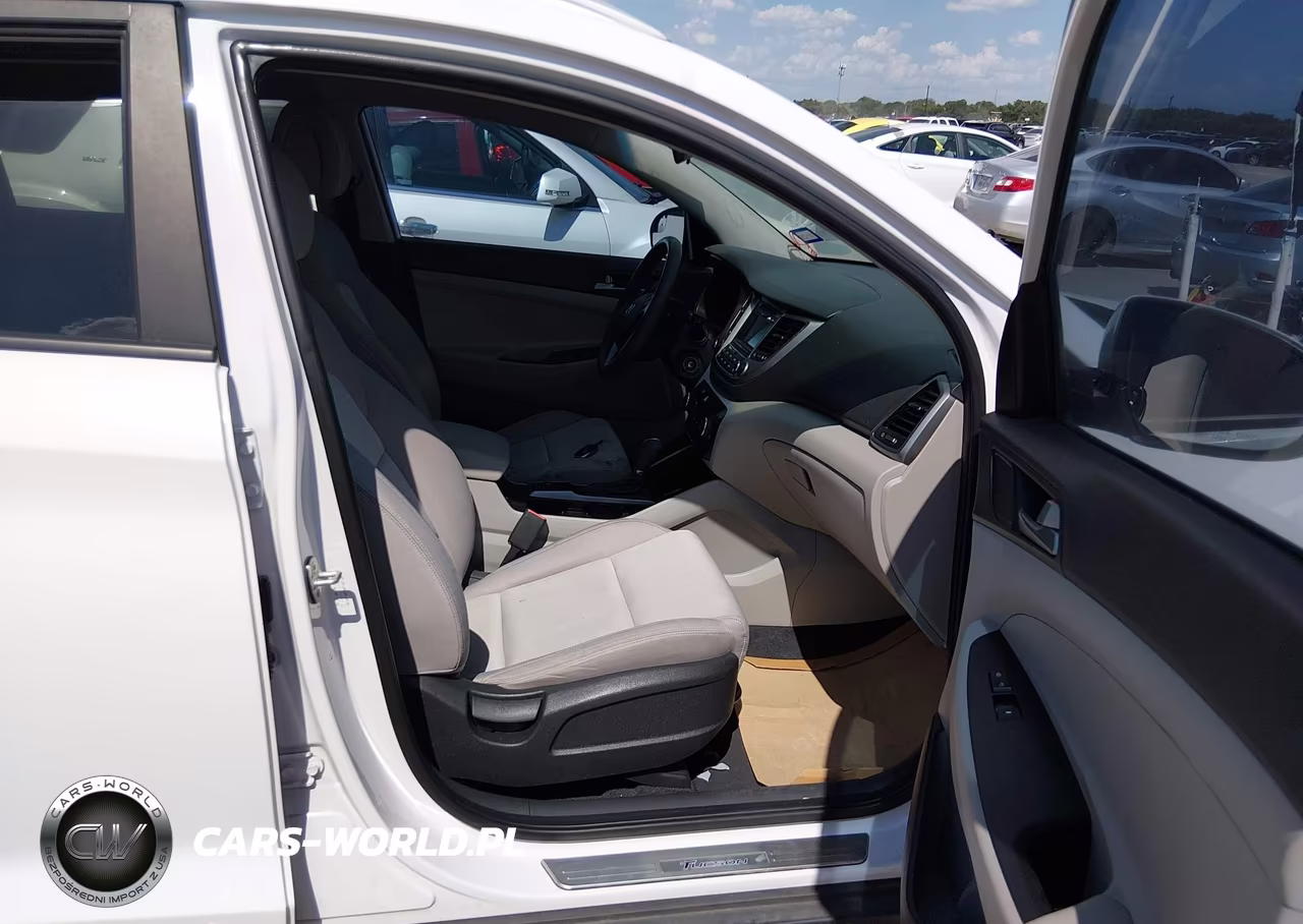 2016 Hyundai Tucson Se VIN:KM8J33A44GU209786 - 5