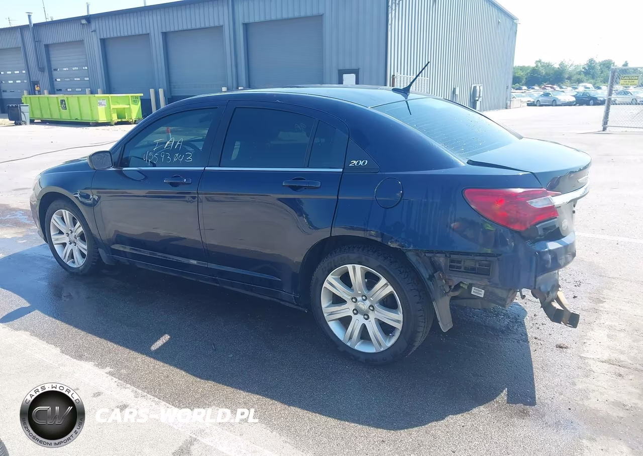 2013 Chrysler 200 Touring VIN:1C3CCBBBXDN673972 - 3