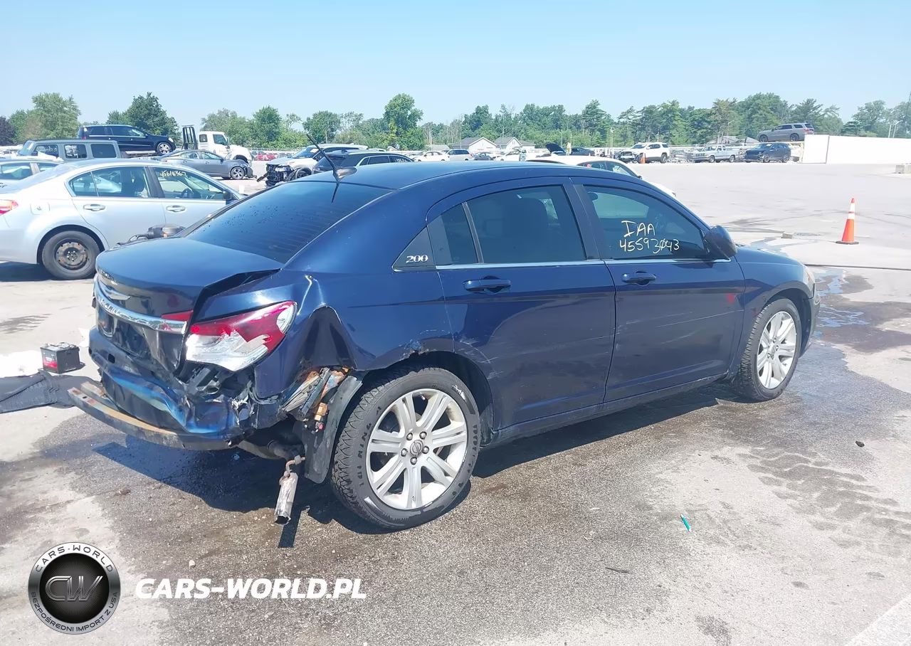 2013 Chrysler 200 Touring VIN:1C3CCBBBXDN673972 - 4