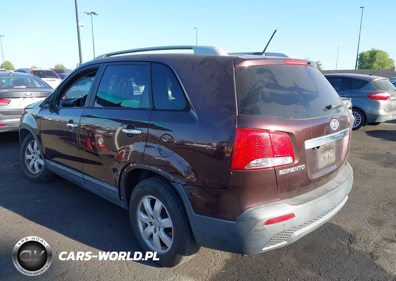 2013 Kia Sorento Lx VIN:5XYKT3A6XDG369498 - 3