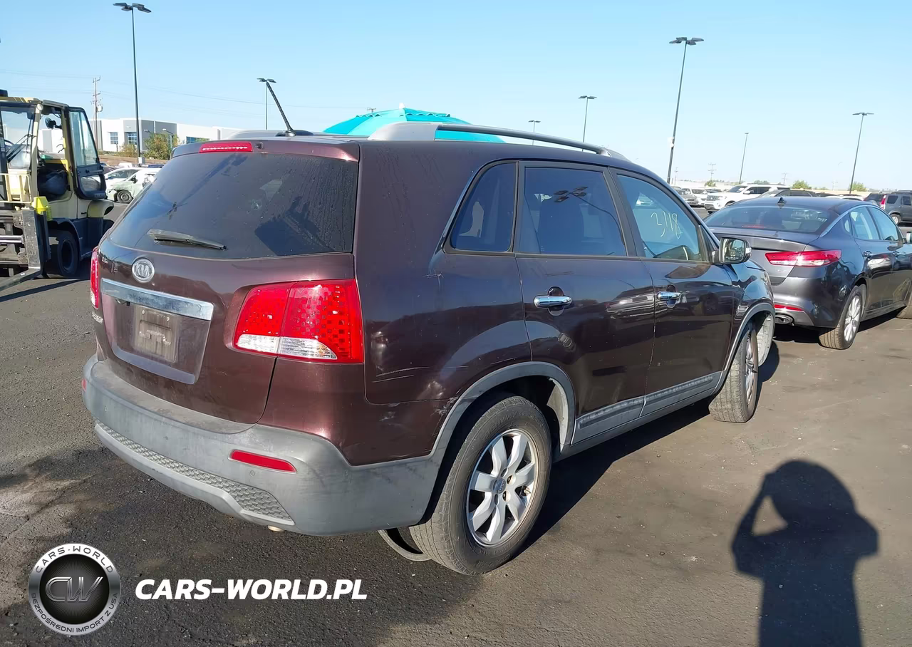2013 Kia Sorento Lx VIN:5XYKT3A6XDG369498 - 4