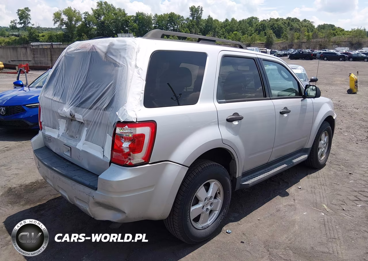 2010 Ford Escape Xlt VIN:1FMCU9DG1AKC70966 - 4