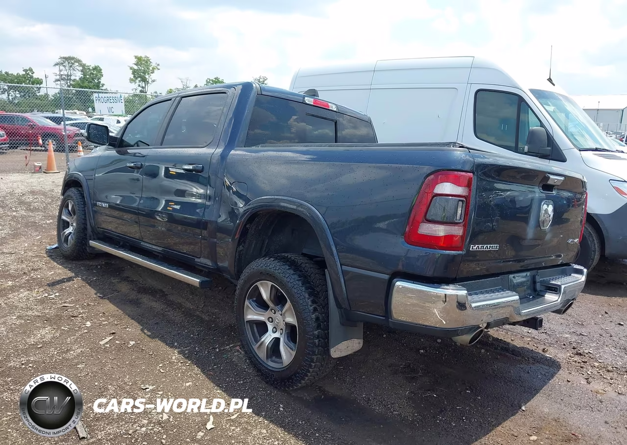 2019 Ram 1500 Laramie VIN:1C6SRFJT1KN787032 - 3