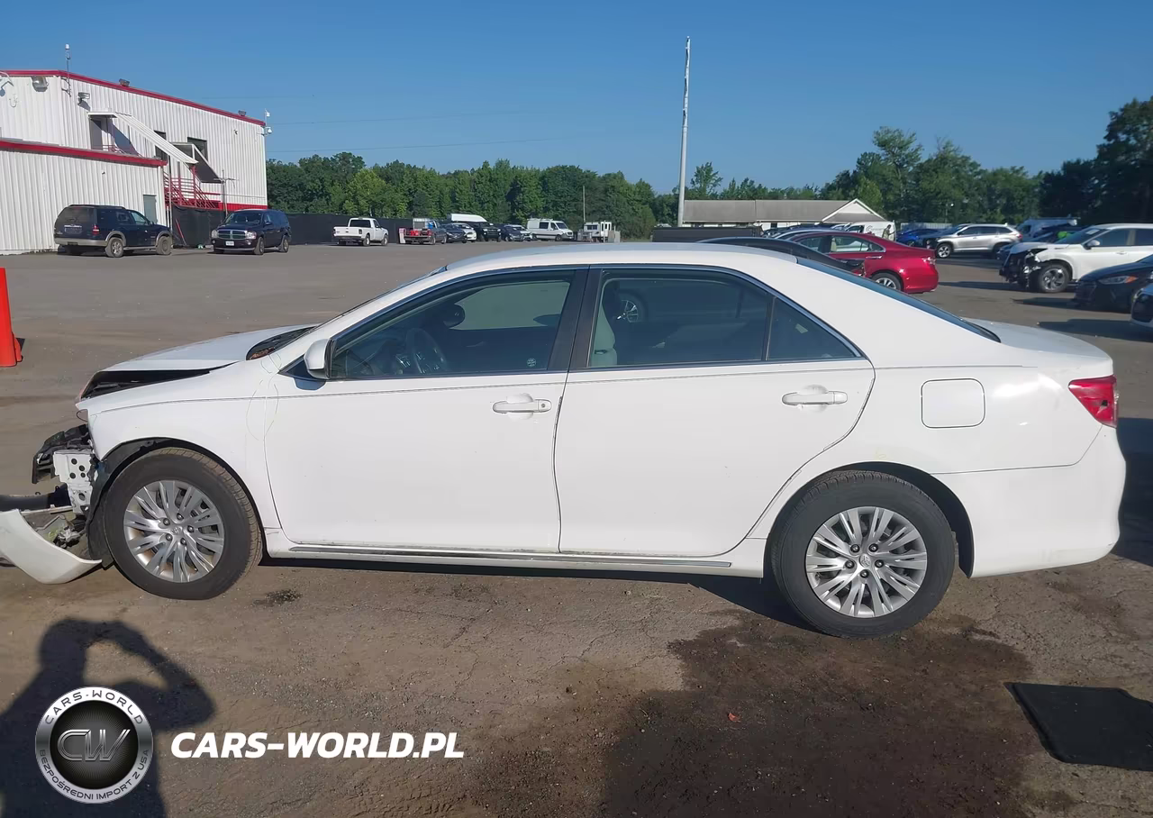 2012 Toyota Camry Le VIN:4T1BF1FK5CU187069 - 14