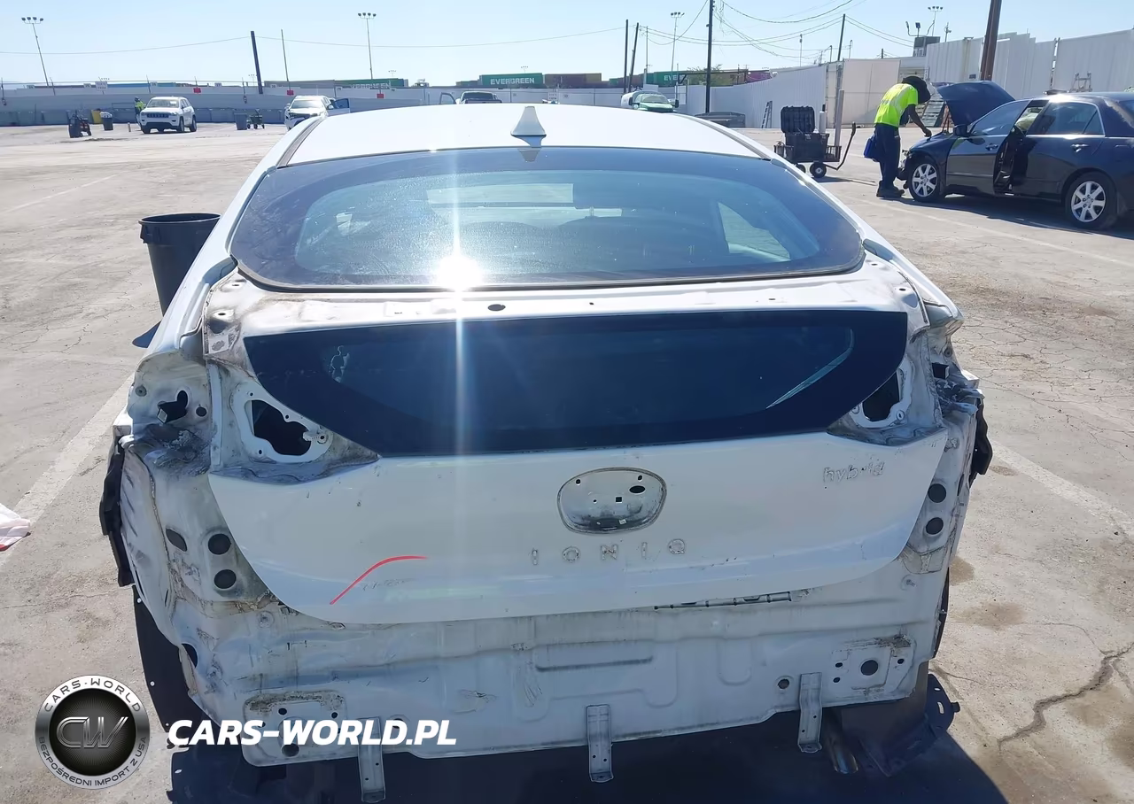 2017 Hyundai Ioniq Hybrid Sel VIN:KMHC75LC8HU018886 - 16