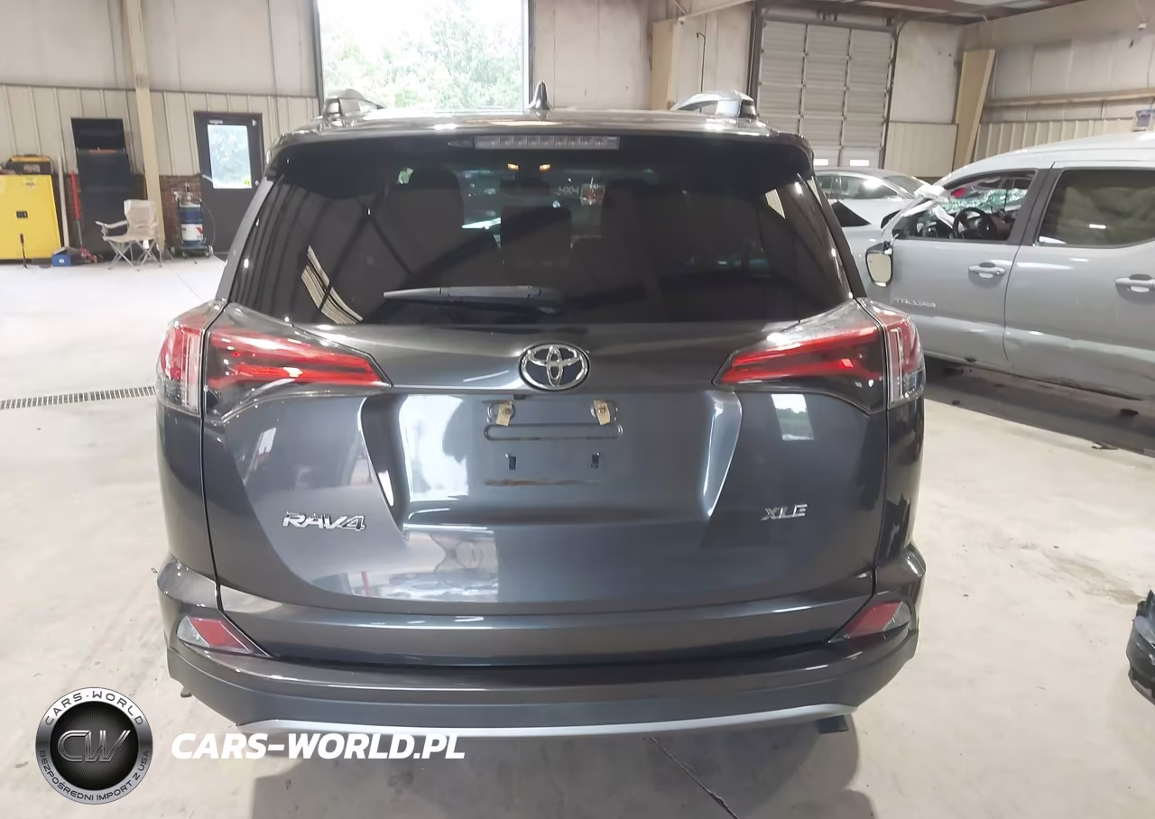 2018 Toyota Rav4 Xle VIN:2T3WFREV0JW522268 - 17