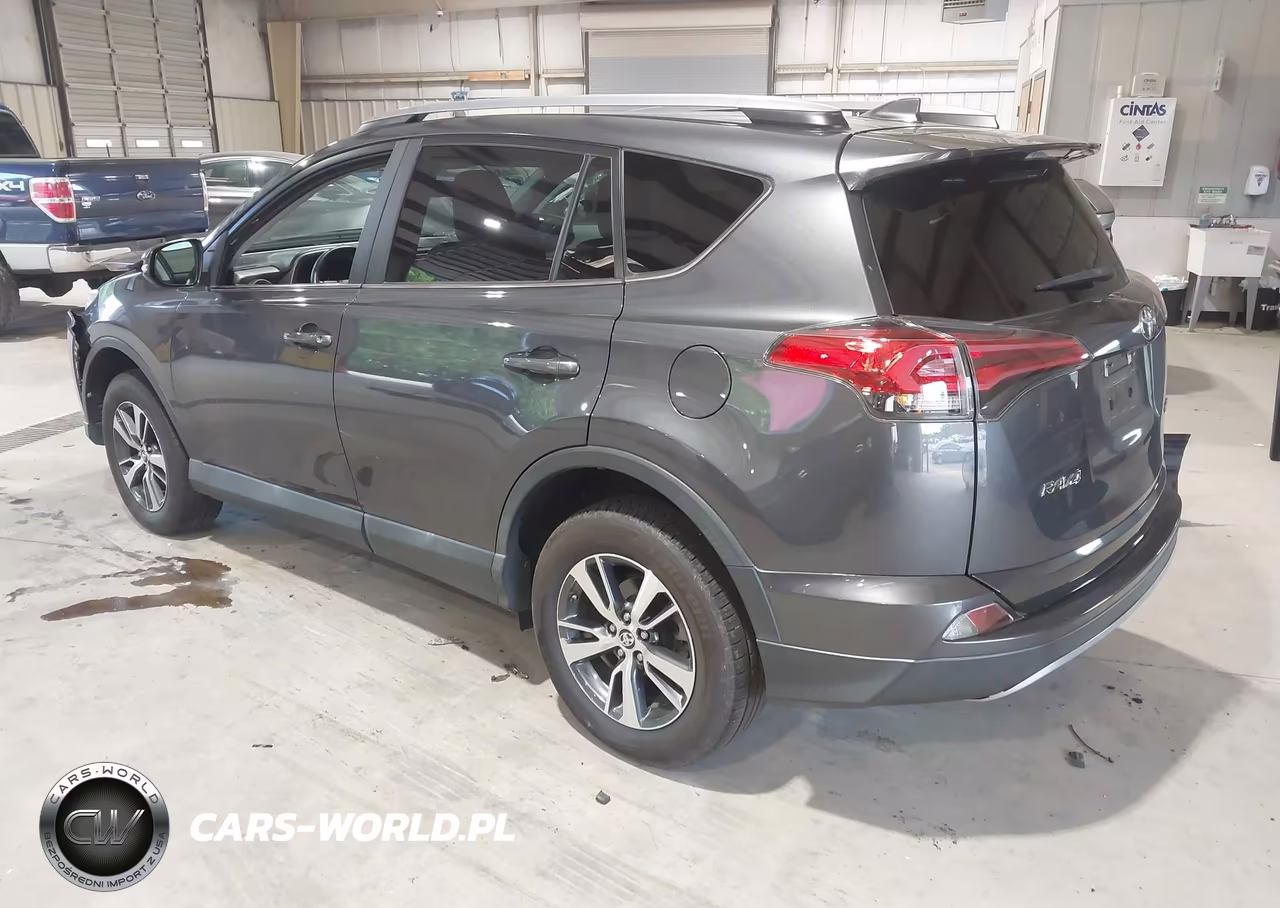 2018 Toyota Rav4 Xle VIN:2T3WFREV0JW522268 - 3