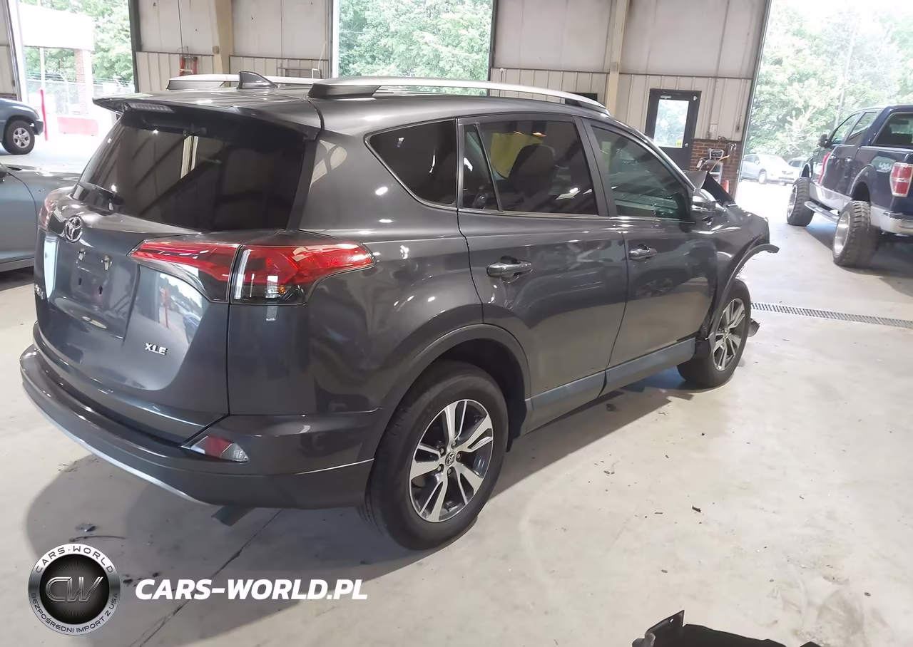 2018 Toyota Rav4 Xle VIN:2T3WFREV0JW522268 - 4