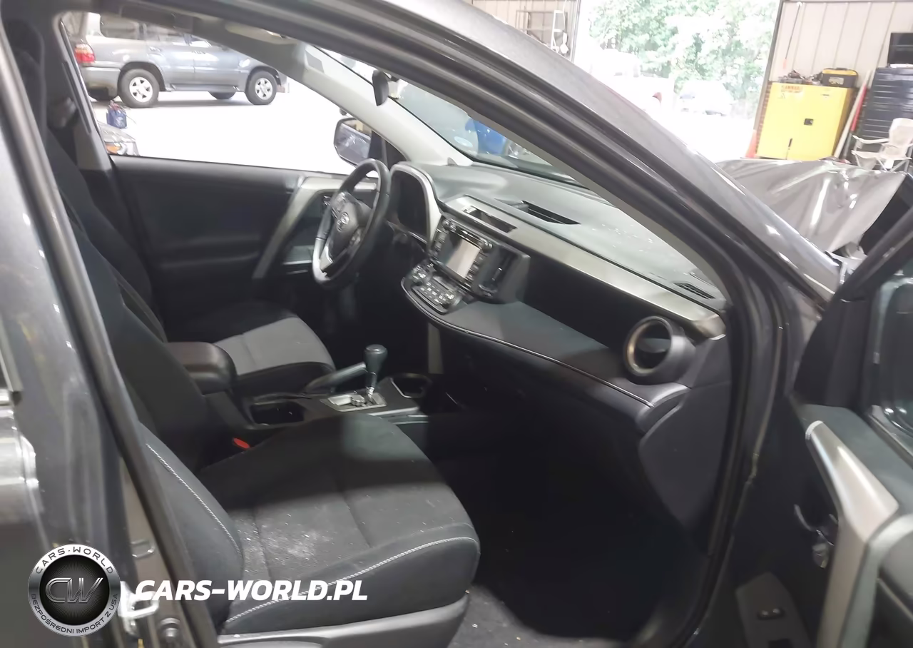 2018 Toyota Rav4 Xle VIN:2T3WFREV0JW522268 - 5