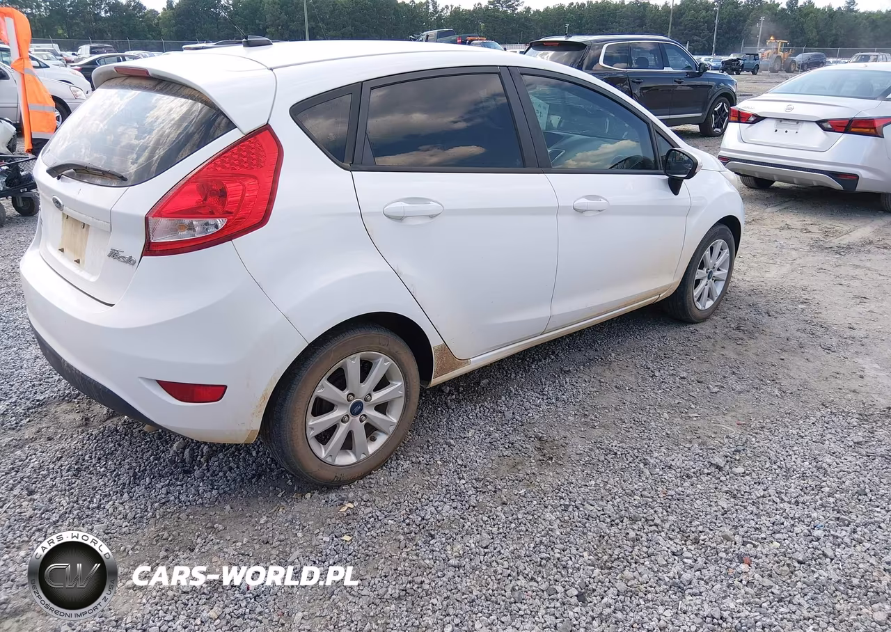 2013 Ford Fiesta Se VIN:3FADP4EJ2DM109820 - 4
