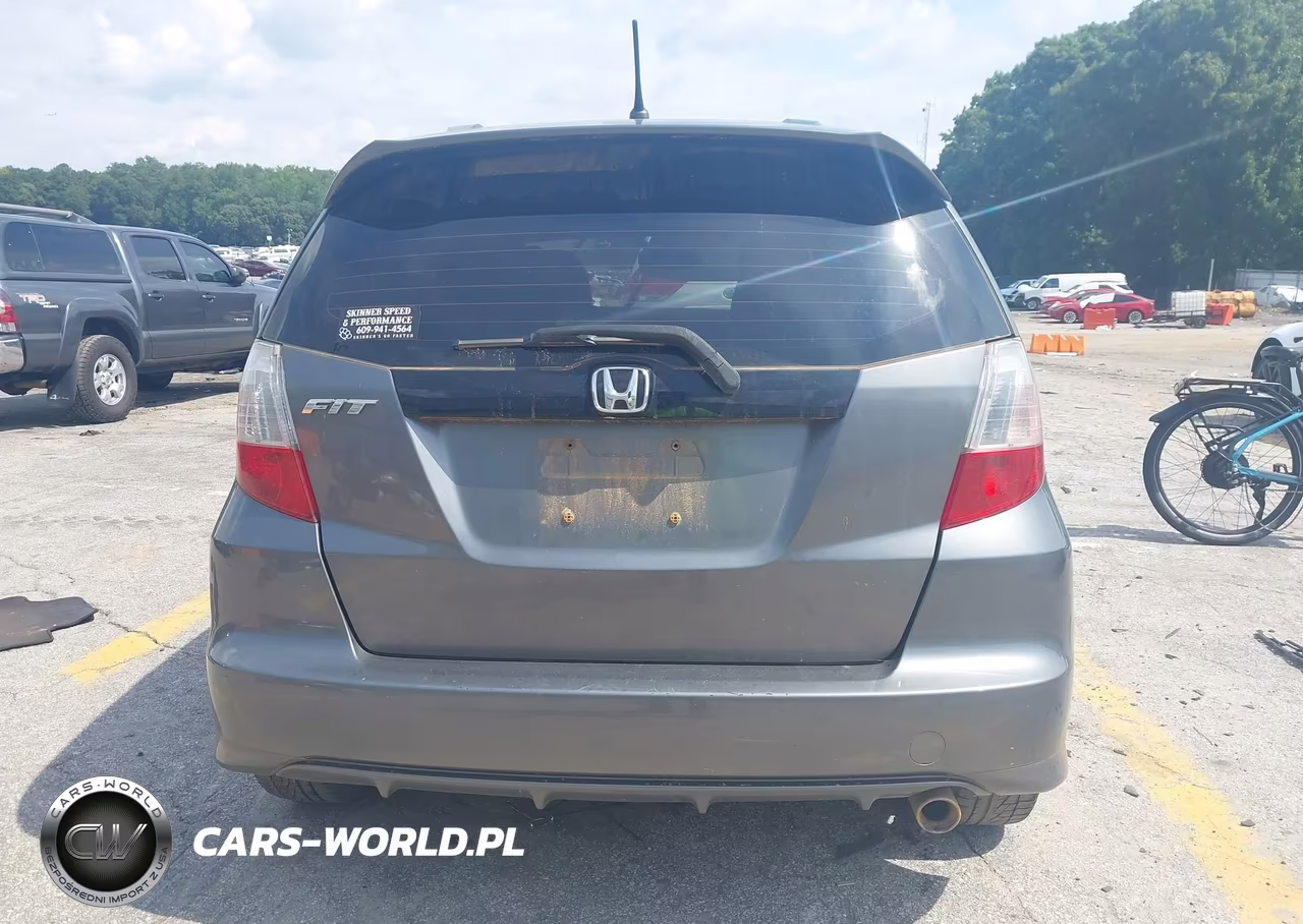 2011 Honda Fit Sport VIN:JHMGE8H57BS007841 - 16