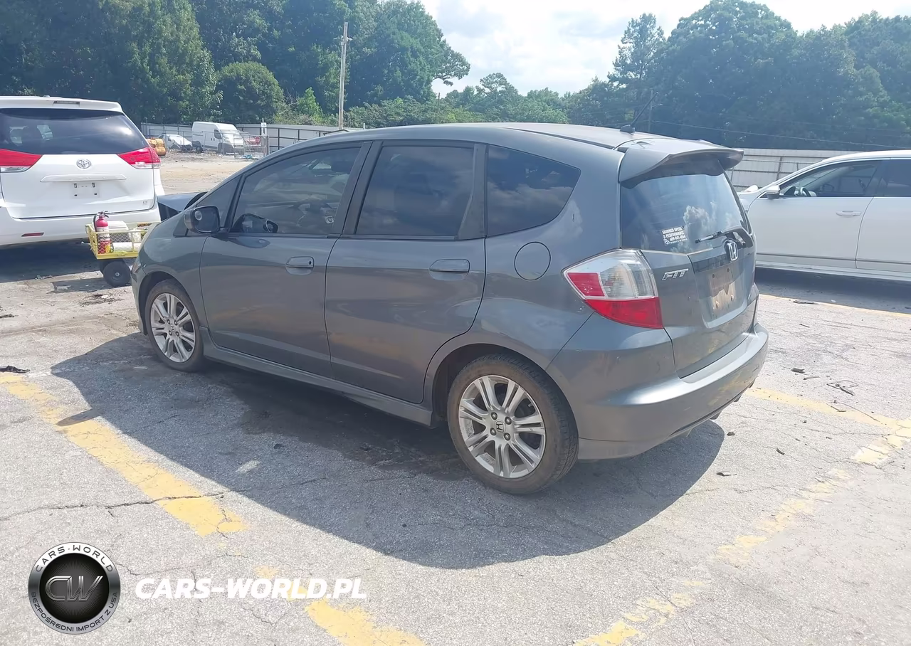2011 Honda Fit Sport VIN:JHMGE8H57BS007841 - 3