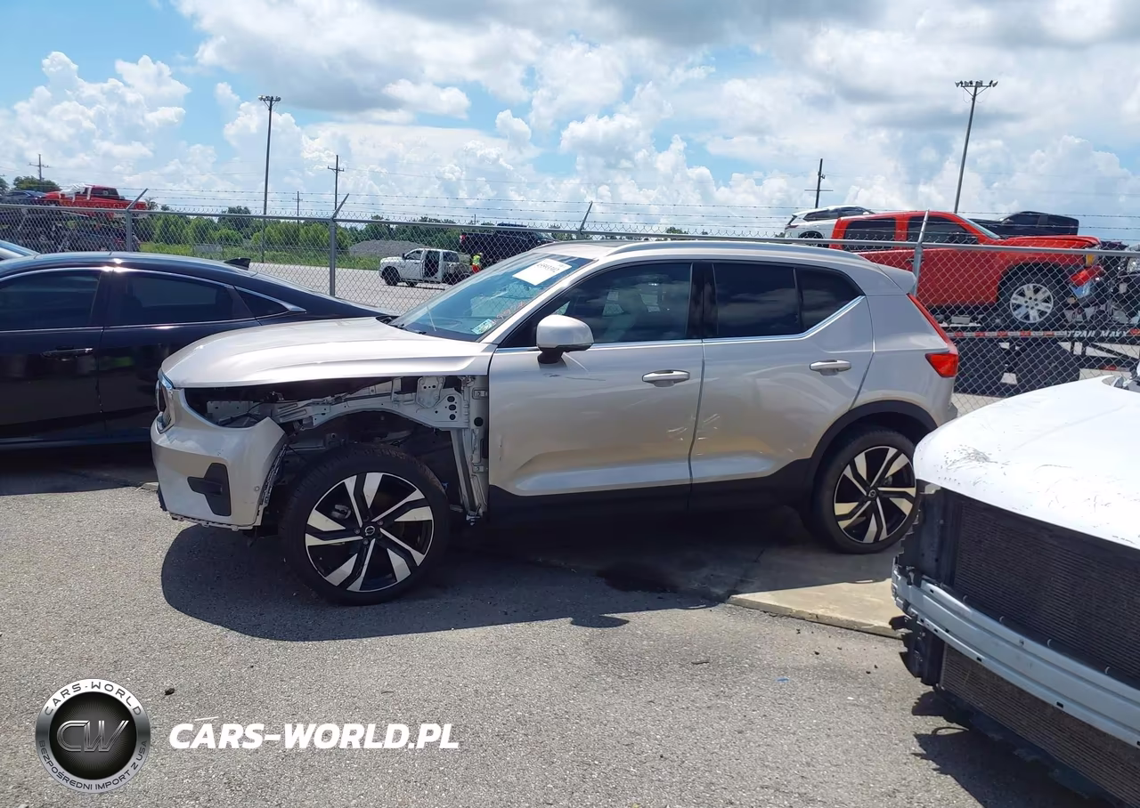 2023 Volvo Xc40 B5 Plus Bright Theme VIN:YV4L12UE1P2049974 - 14