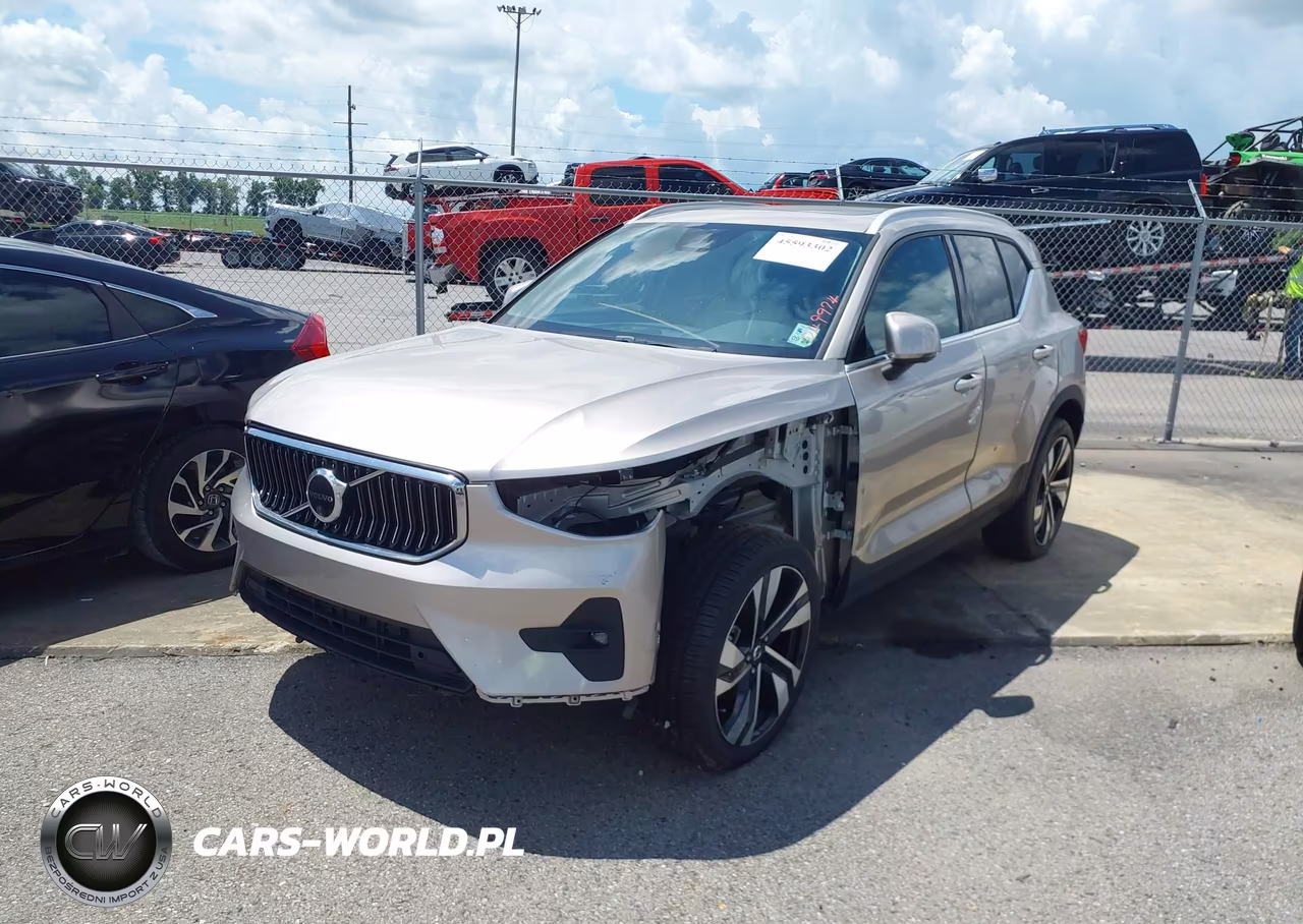2023 Volvo Xc40 B5 Plus Bright Theme VIN:YV4L12UE1P2049974 - 2