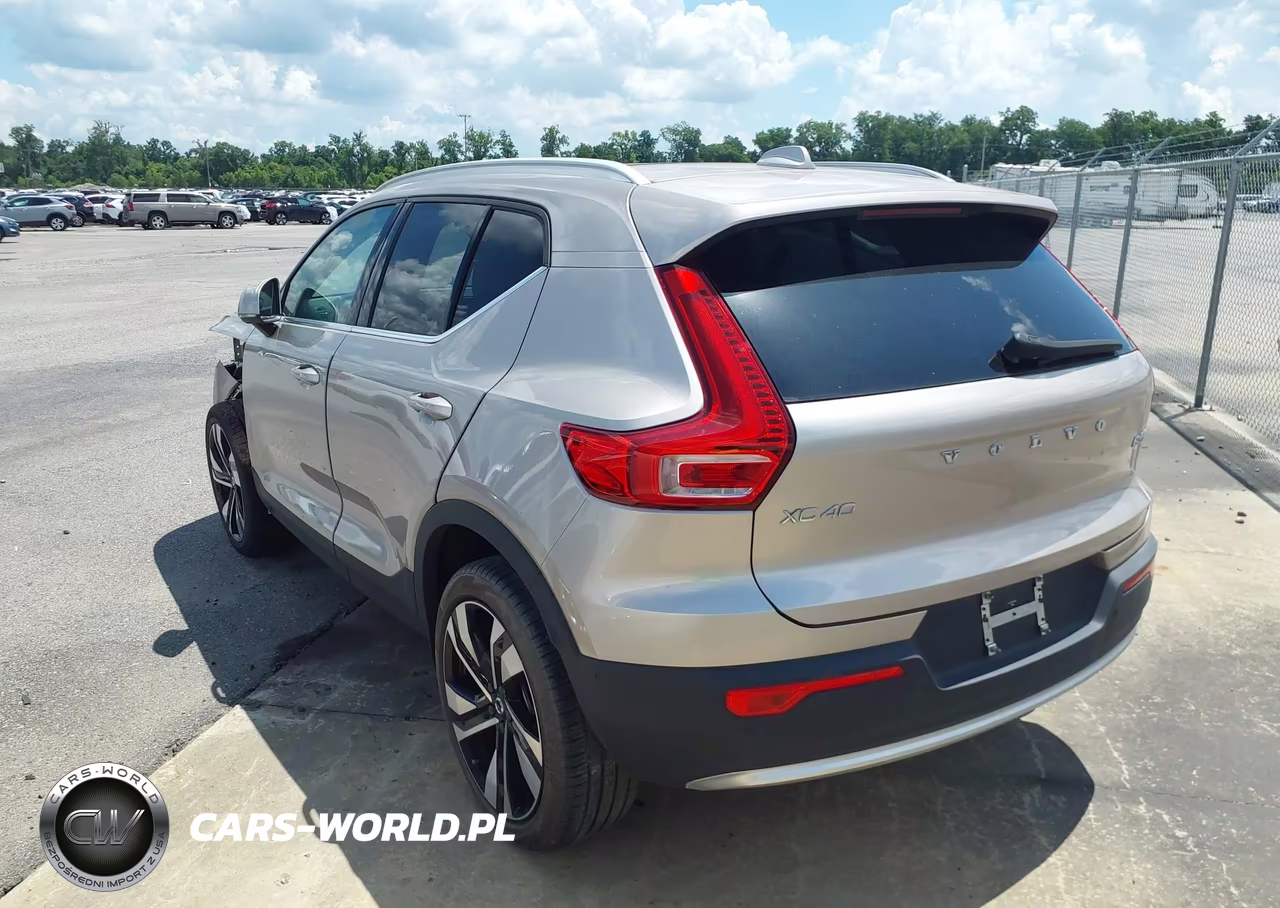 2023 Volvo Xc40 B5 Plus Bright Theme VIN:YV4L12UE1P2049974 - 3