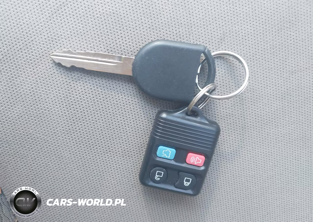 2008 Ford Focus Ses VIN:1FAHP35N28W122362 - 11