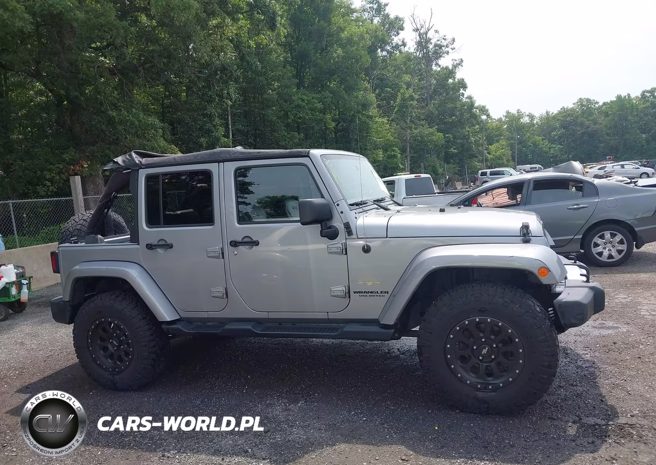 2015 Jeep Wrangler Unlimited Sahara VIN:1C4BJWEG0FL620708 - 13