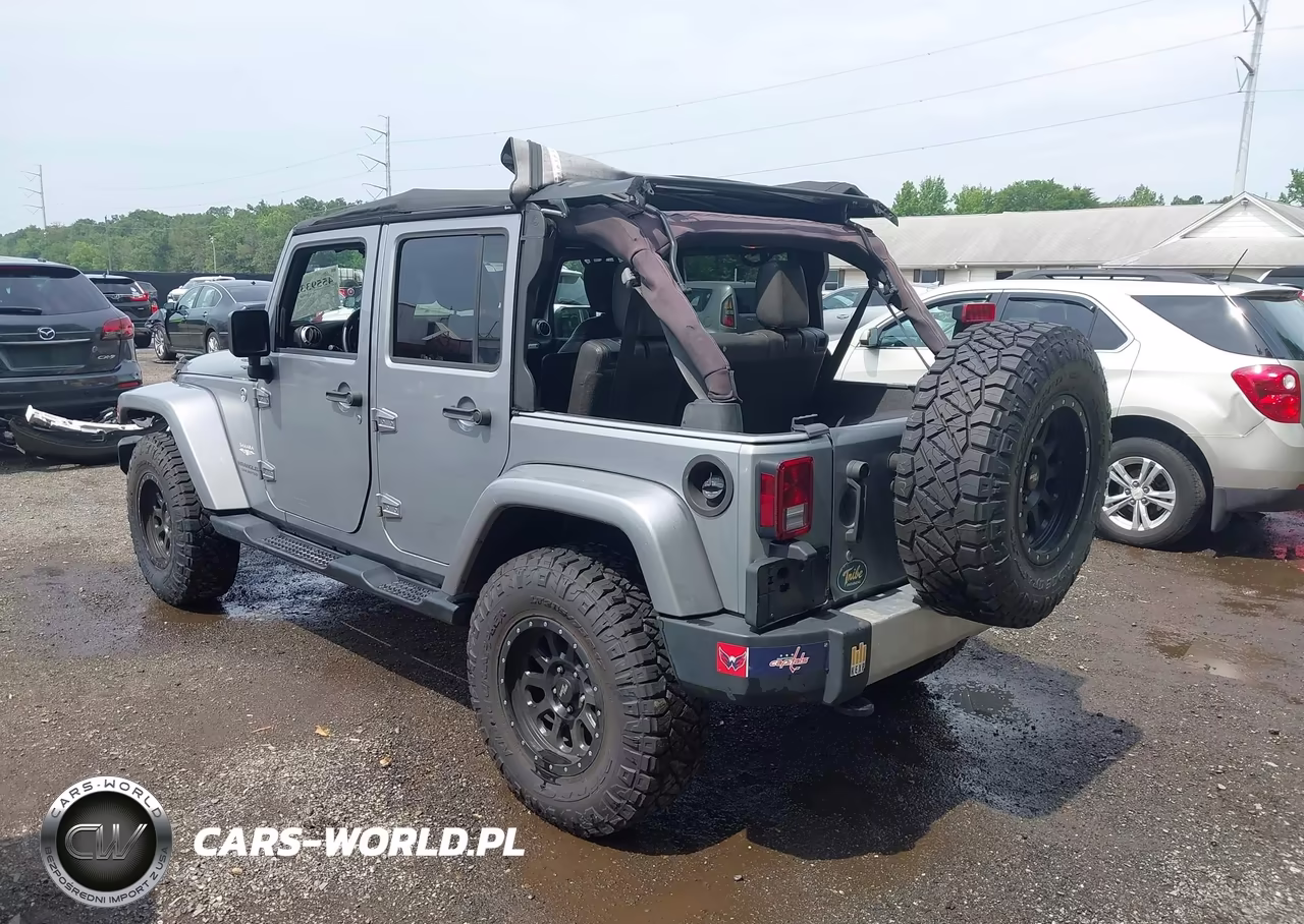 2015 Jeep Wrangler Unlimited Sahara VIN:1C4BJWEG0FL620708 - 3
