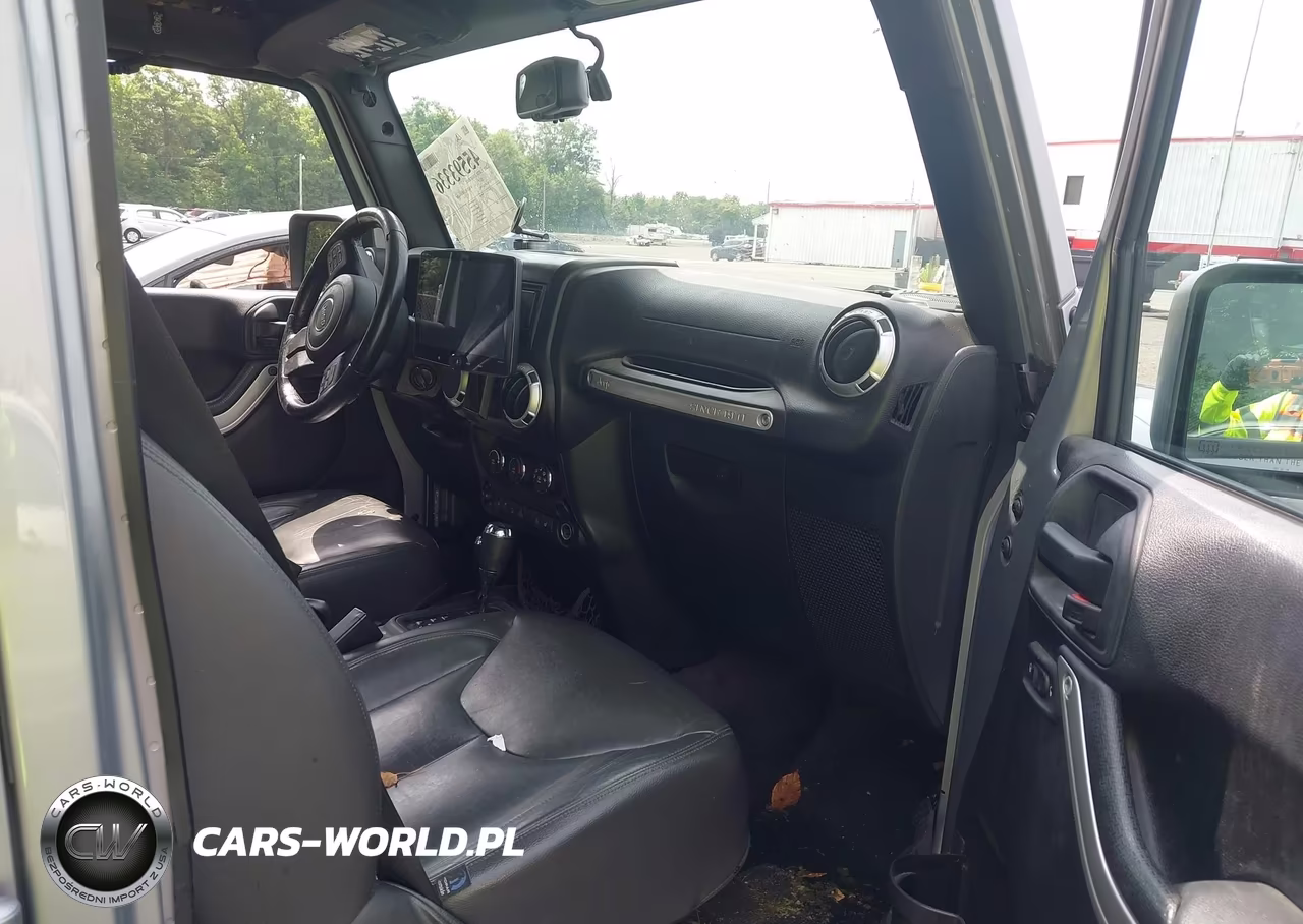 2015 Jeep Wrangler Unlimited Sahara VIN:1C4BJWEG0FL620708 - 5