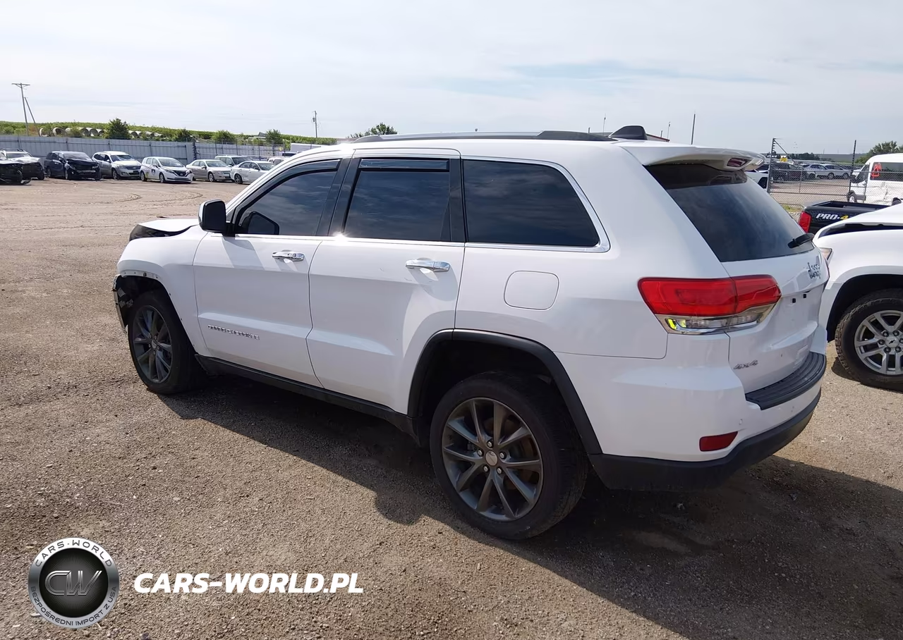 2016 Jeep Grand Cherokee Laredo VIN:1C4RJFAG3GC490543 - 3