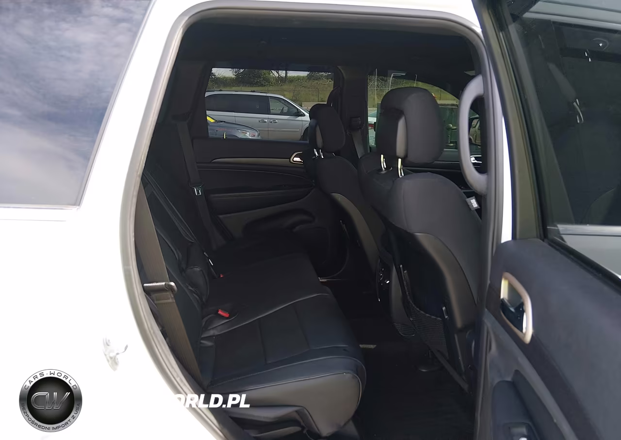 2016 Jeep Grand Cherokee Laredo VIN:1C4RJFAG3GC490543 - 8